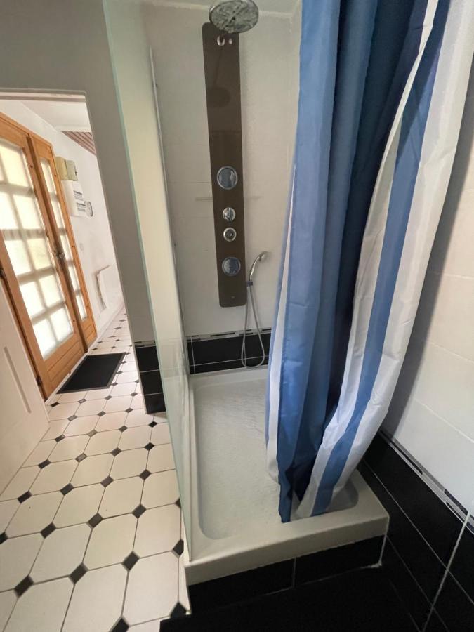 Hotel Agréable apparement dans une maison Saint-Denis  Exterior foto